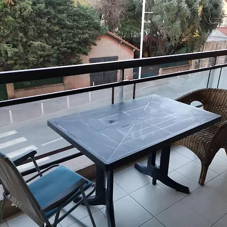Apartment A&h Homes - - Near Train Station *