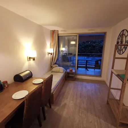 Apartment A&h Homes - - Near Train Station *