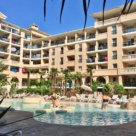 A&h Homes - - Near Train Station Apartment *