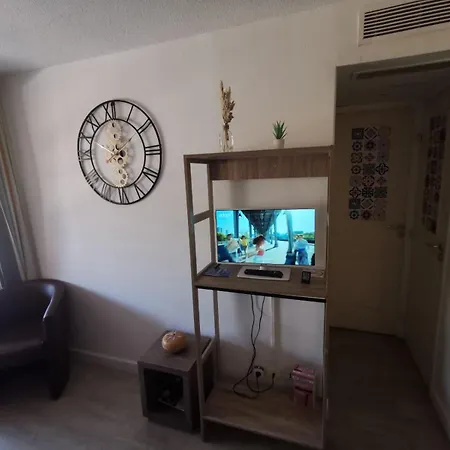 A&h Homes - - Near Train Station Apartment Cannes
